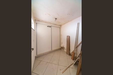 Casa à venda com 145m², 2 quartos e 2 vagasQuarto de Serviço
