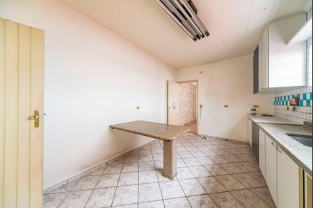 Casa à venda com 145m², 2 quartos e 2 vagasCozinha 
