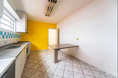 Casa à venda com 145m², 2 quartos e 2 vagasCozinha 