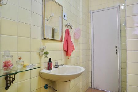 Apartamento à venda com 119m², 3 quartos e sem vagaBanheiro Social