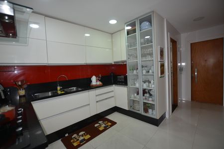 Apartamento à venda com 300m², 4 quartos e 2 vagasCozinha