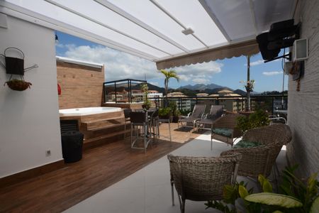 Apartamento à venda com 300m², 4 quartos e 2 vagasPiscina