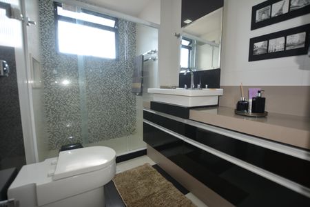 Apartamento à venda com 300m², 4 quartos e 2 vagasBanheiro social