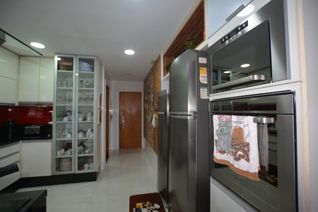 Apartamento à venda com 300m², 4 quartos e 2 vagasCozinha