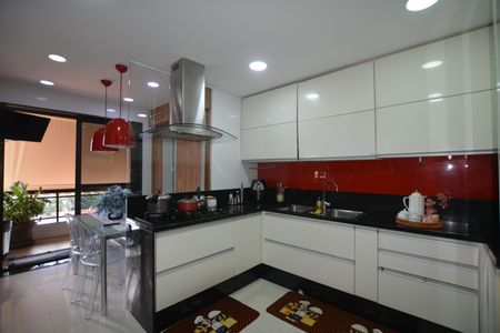 Apartamento à venda com 300m², 4 quartos e 2 vagasCozinha