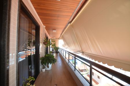 Apartamento à venda com 300m², 4 quartos e 2 vagasVaranda da Sala