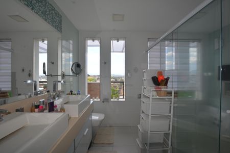 Apartamento à venda com 300m², 4 quartos e 2 vagasBanheiro da Suíte 4