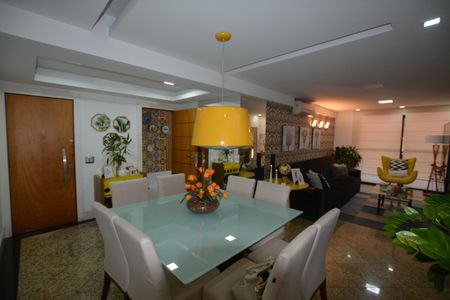 Apartamento à venda com 300m², 4 quartos e 2 vagasSala de Jantar