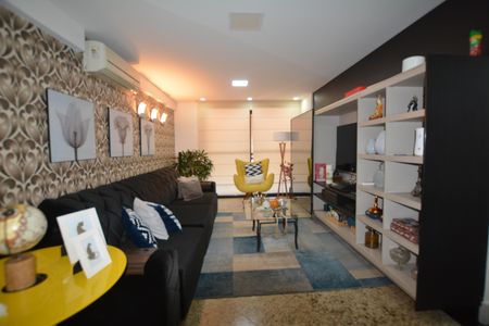 Sala de apartamento à venda com 4 quartos, 300m² em Vila Valqueire, Rio de Janeiro