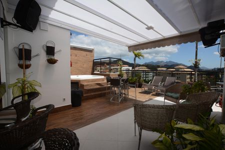 Apartamento à venda com 300m², 4 quartos e 2 vagasPiscina