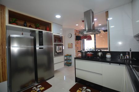 Apartamento à venda com 300m², 4 quartos e 2 vagasCozinha