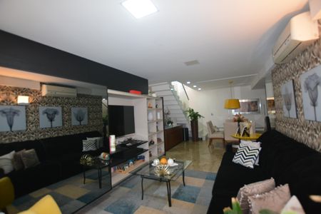 Apartamento à venda com 300m², 4 quartos e 2 vagasSala