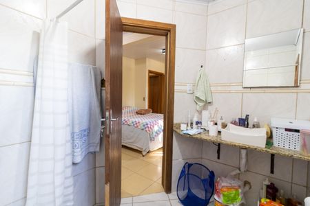 Casa à venda com 145m², 3 quartos e 2 vagasBanheiro da Suíte