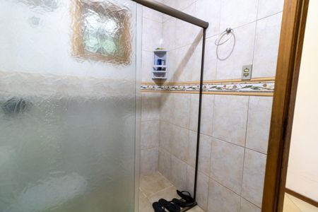 Casa à venda com 145m², 3 quartos e 2 vagasBanheiro
