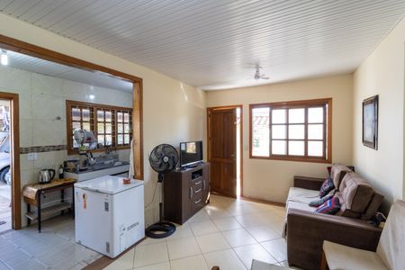 Sala de casa à venda com 3 quartos, 145m² em Campo Novo, Porto Alegre