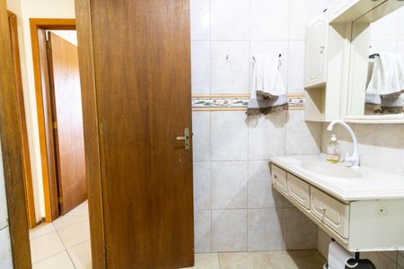 Casa à venda com 145m², 3 quartos e 2 vagasBanheiro