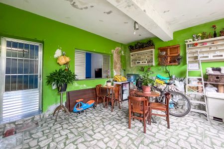Casa à venda com 174m², 4 quartos e sem vaga Casa à venda com 174m², 4 quartos e sem vagaQuintal