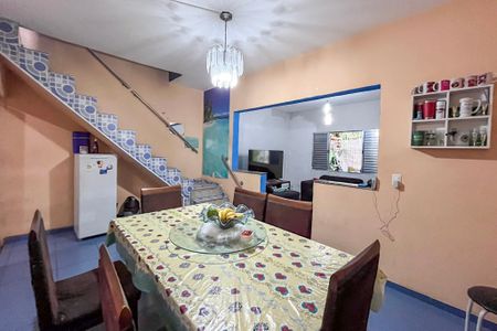 Casa à venda com 174m², 4 quartos e sem vaga Casa à venda com 174m², 4 quartos e sem vagaSala de Jantar