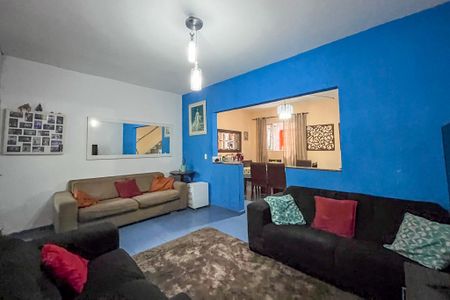 Casa à venda com 174m², 4 quartos e sem vaga Casa à venda com 174m², 4 quartos e sem vagaSala