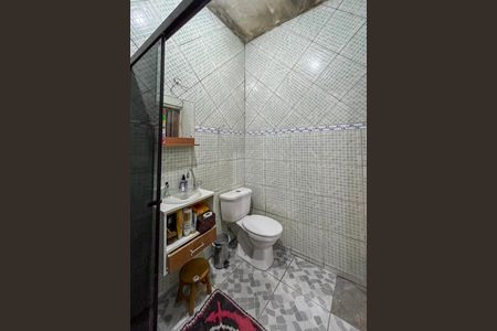 Casa à venda com 174m², 4 quartos e sem vaga Casa à venda com 174m², 4 quartos e sem vagaBanheiro social 2