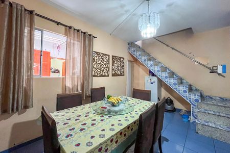 Casa à venda com 174m², 4 quartos e sem vaga Casa à venda com 174m², 4 quartos e sem vagaSala de Jantar