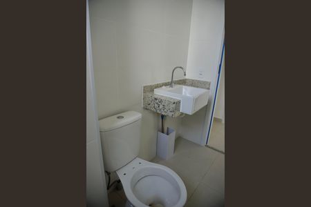 Apartamento para alugar com 60m², 2 quartos e 2 vagas Apartamento para alugar com 60m², 2 quartos e 2 vagasBanheiro