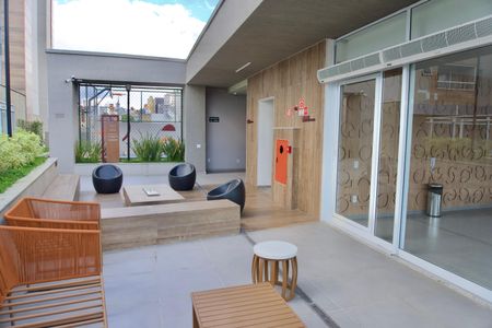 Apartamento para alugar com 60m², 2 quartos e 2 vagas Apartamento para alugar com 60m², 2 quartos e 2 vagasÁrea Comum - Lareira