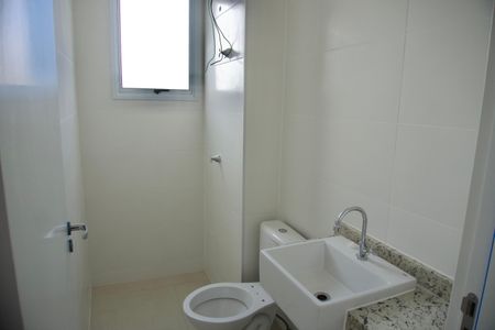 Apartamento para alugar com 60m², 2 quartos e 2 vagas Apartamento para alugar com 60m², 2 quartos e 2 vagasBanheiro