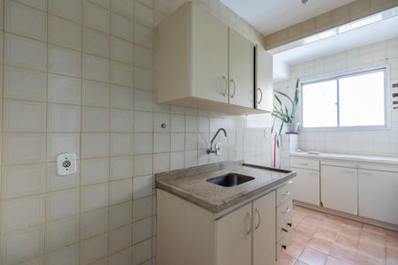 Cozinha de apartamento à venda com 1 quarto, 39m² em Centro, Campinas
