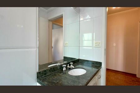 Apartamento à venda com 150m², 3 quartos e 2 vagas Apartamento à venda com 150m², 3 quartos e 2 vagasBanheiro