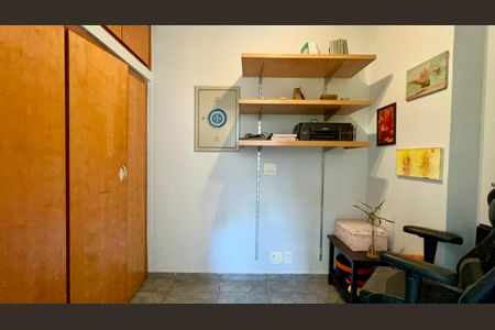 Apartamento à venda com 150m², 3 quartos e 2 vagas Apartamento à venda com 150m², 3 quartos e 2 vagasQuarto de Serviço