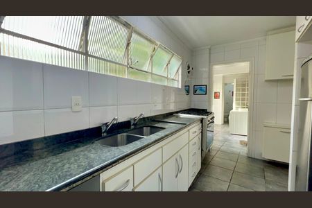 Apartamento à venda com 150m², 3 quartos e 2 vagas Apartamento à venda com 150m², 3 quartos e 2 vagasCozinha