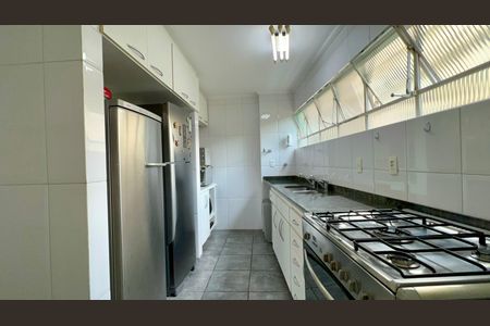Apartamento à venda com 150m², 3 quartos e 2 vagas Apartamento à venda com 150m², 3 quartos e 2 vagasCozinha