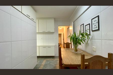 Apartamento à venda com 150m², 3 quartos e 2 vagas Apartamento à venda com 150m², 3 quartos e 2 vagasCopa