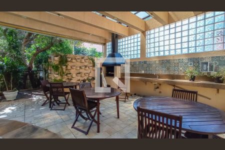 Apartamento à venda com 107m², 3 quartos e 2 vagas Apartamento à venda com 107m², 3 quartos e 2 vagasÁrea comum - Churrasqueira