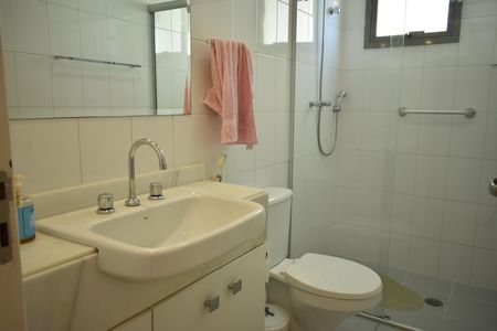 Apartamento à venda com 107m², 3 quartos e 2 vagasBanheiro da Suíte