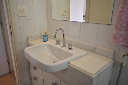Apartamento à venda com 107m², 3 quartos e 2 vagasBanheiro da Suíte