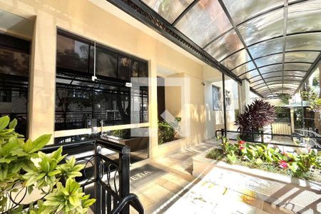 Apartamento à venda com 107m², 3 quartos e 2 vagas Apartamento à venda com 107m², 3 quartos e 2 vagasEntrada