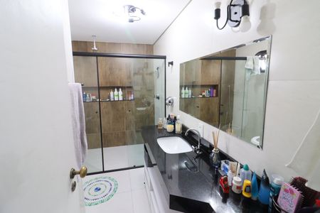 Apartamento à venda com 126m², 4 quartos e 2 vagasBanheiro da Suíte 1