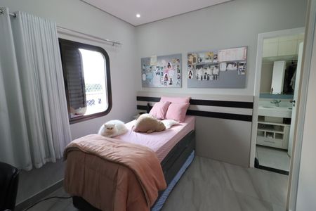 Apartamento à venda com 126m², 4 quartos e 2 vagasSuíte 2