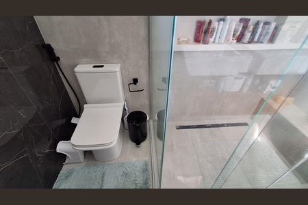 Casa à venda com 206m², 4 quartos e 4 vagasBanheiro Suíte 1