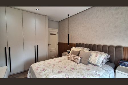 Casa à venda com 206m², 4 quartos e 4 vagasSuíte 1