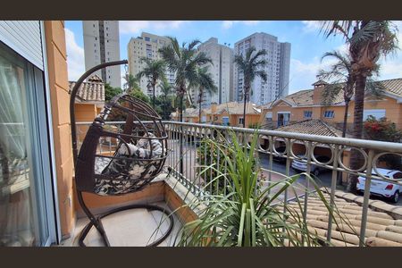 Casa à venda com 206m², 4 quartos e 4 vagasVaranda suíte 1