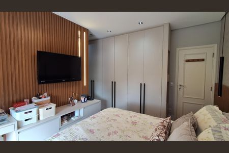 Casa à venda com 206m², 4 quartos e 4 vagasSuíte 1