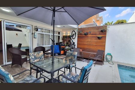 Casa à venda com 206m², 4 quartos e 4 vagasQuintal 