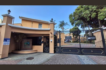 Casa à venda com 206m², 4 quartos e 4 vagasFachada 