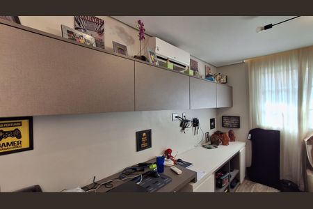 Casa à venda com 206m², 4 quartos e 4 vagasEscritório 