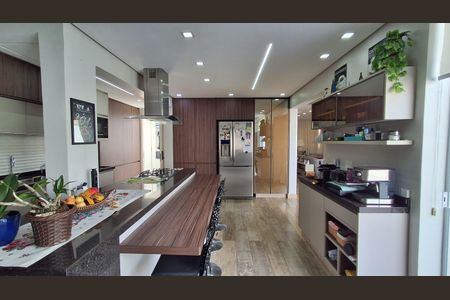 Casa à venda com 206m², 4 quartos e 4 vagasCozinha 