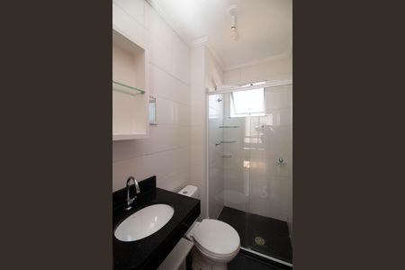 Banheiro de apartamento para alugar com 2 quartos, 45m² em Água Chata, Guarulhos