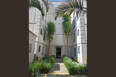 Fachada do bloco de apartamento para alugar com 2 quartos, 45m² em Água Chata, Guarulhos